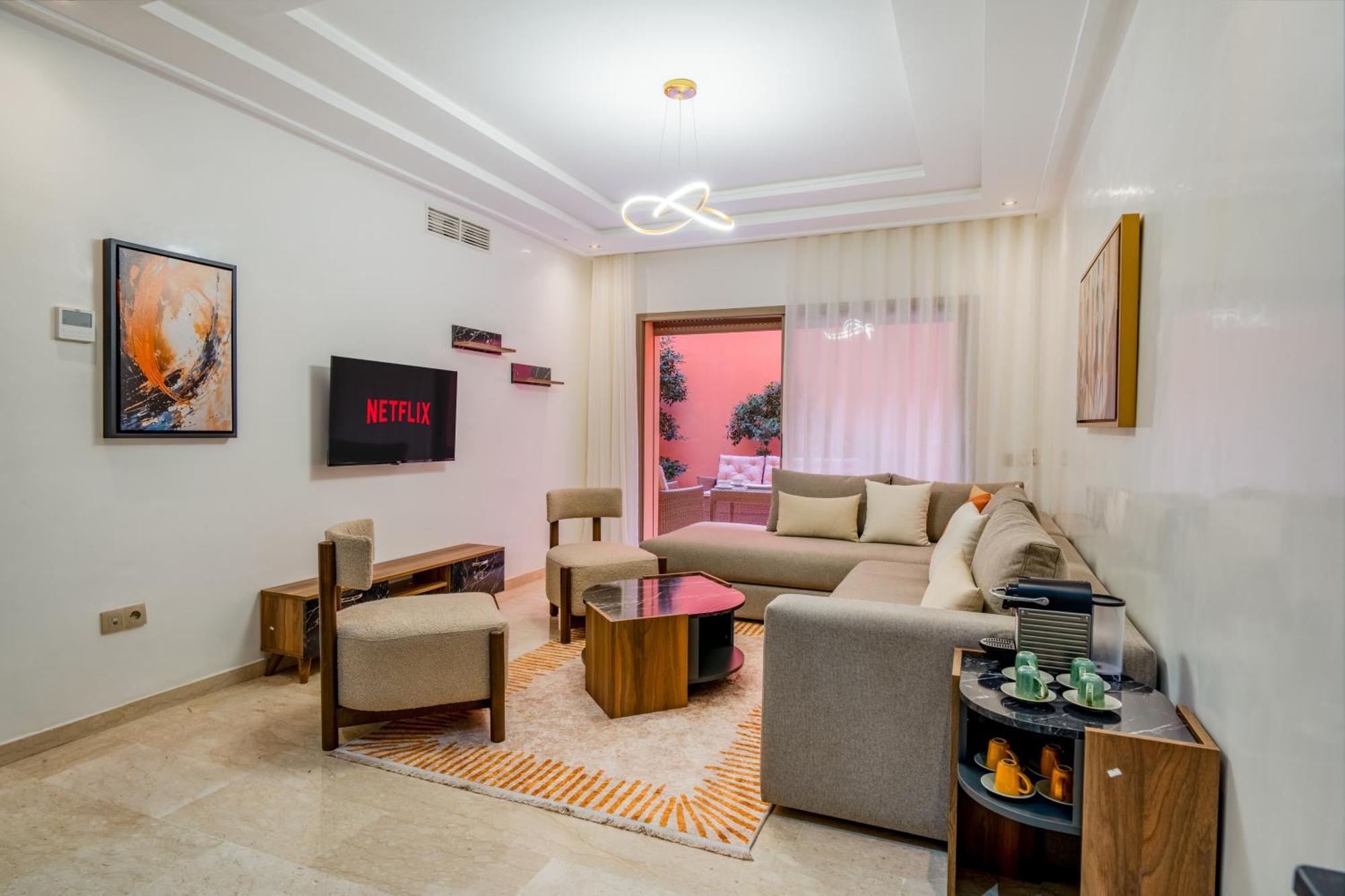 3 Bedroom Duplex 2pools Apartment *
